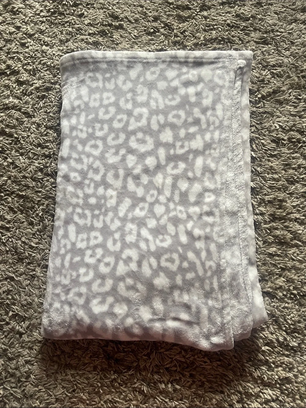 LEOPARD THROW BLANKET